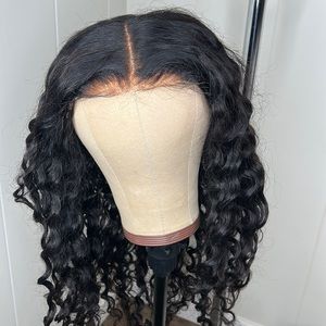 Curly closure wig